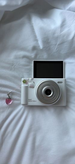 digital camera w/ flip up screen