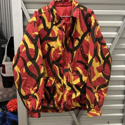 XL FW2019 Supreme Reversible Puffy Work Jacket Red Tribal Camo