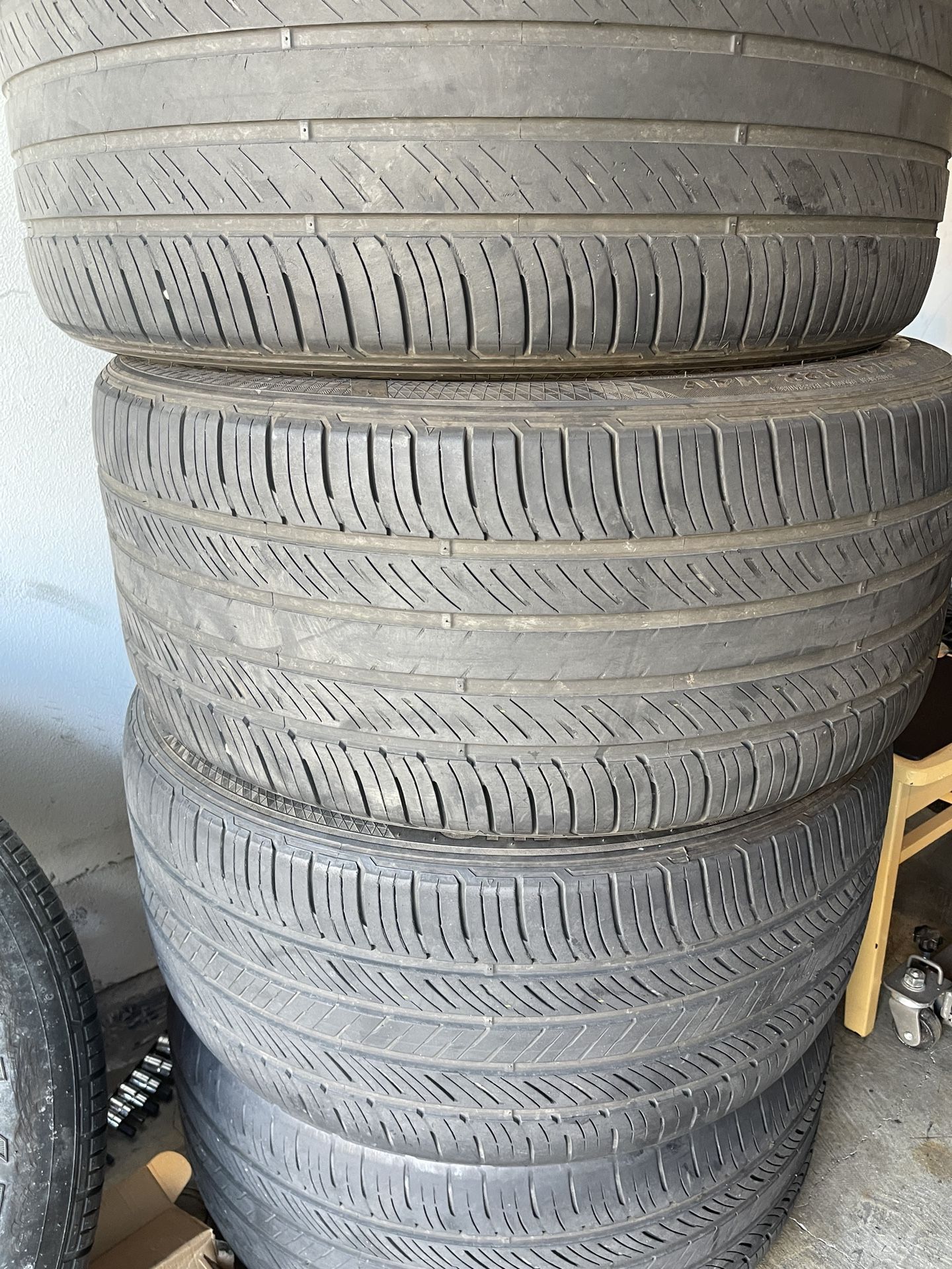 305x40r22 Kumho Tires