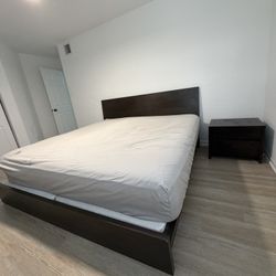 King Size With Headboard And Night Table 