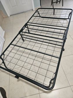 Twin portable bed