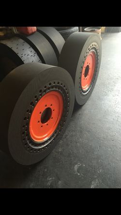 Bobcat tires 33 inch tall