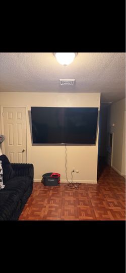 Large Flat Screen TV Wall Mounted