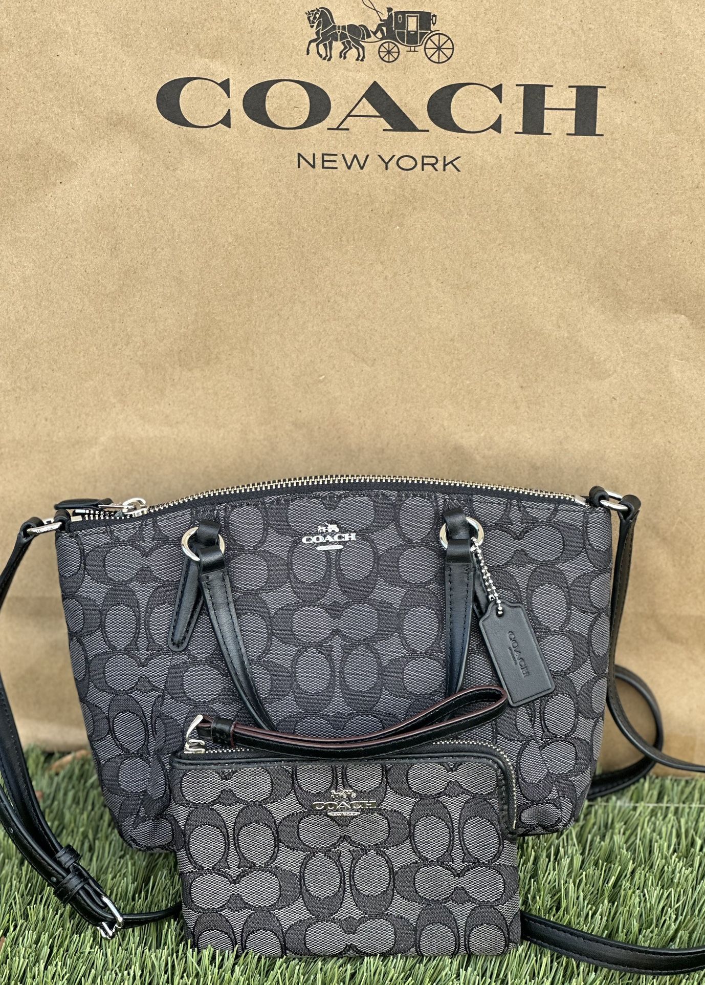 Coach MINI Kelsey Satchel (New) with Wristlet (GUC/Bolsa Coach MINI, Nueva con carterita (usada)