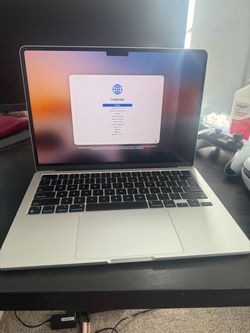 MacBook Air 2024 13” M3 Chip 16GB RAM