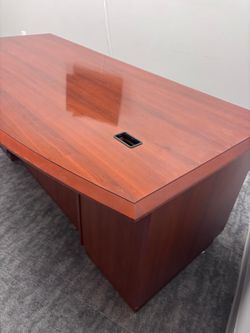 Everything for your office! Desks, tables, chairs and more!