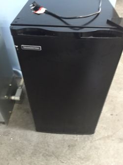 Fridge $75 very good condition