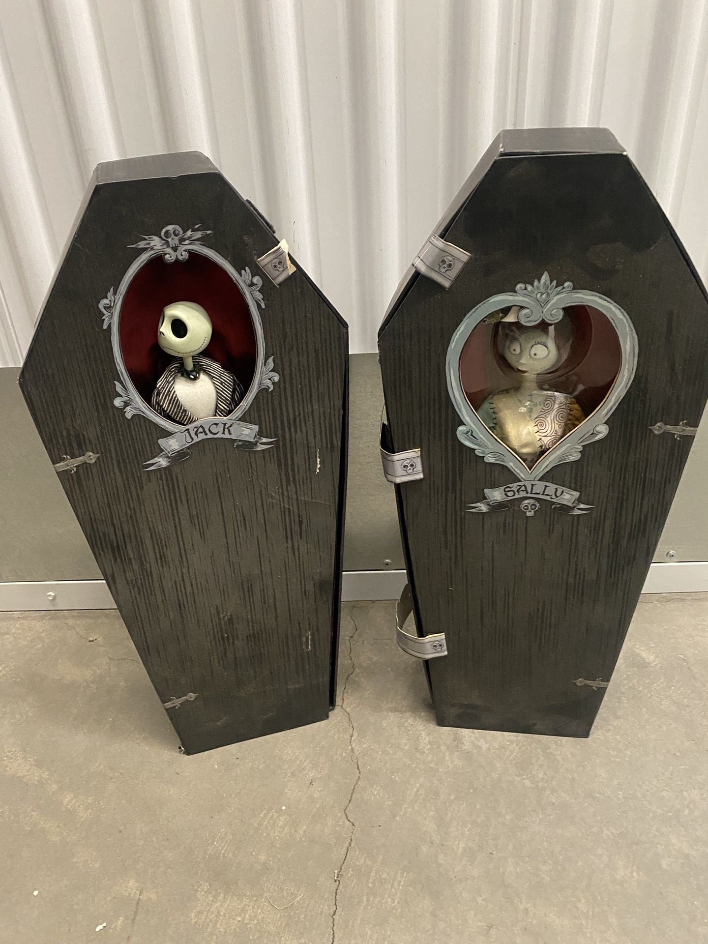NIGHTMARE BEFORE CHRISTMAS JACK & SALLY BLACK COFFIN DOLLS!
