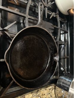 Cast iron skillet