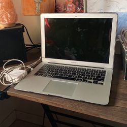 Apple Macbook