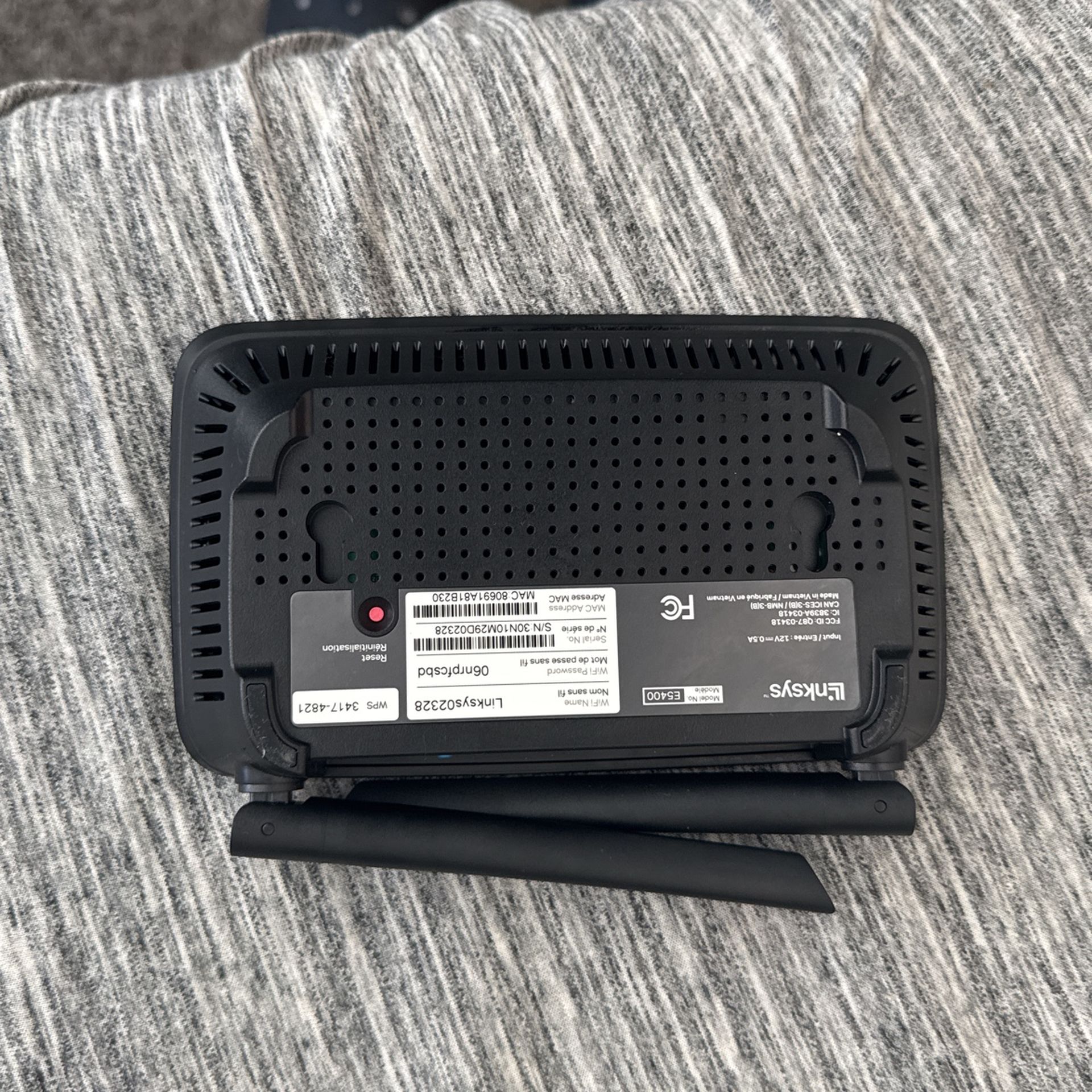Linksys E5400 WiFi Extender