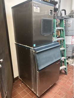 Ice machine