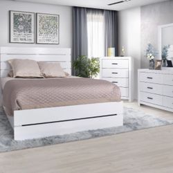 Beautiful Solid Wood Bedroom Set On Special! 