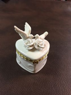 Small heart shaped trinket