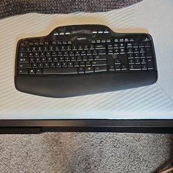 Logitech MK 710 Ful-Size Wireless Keyboard And Mouse Bundle 