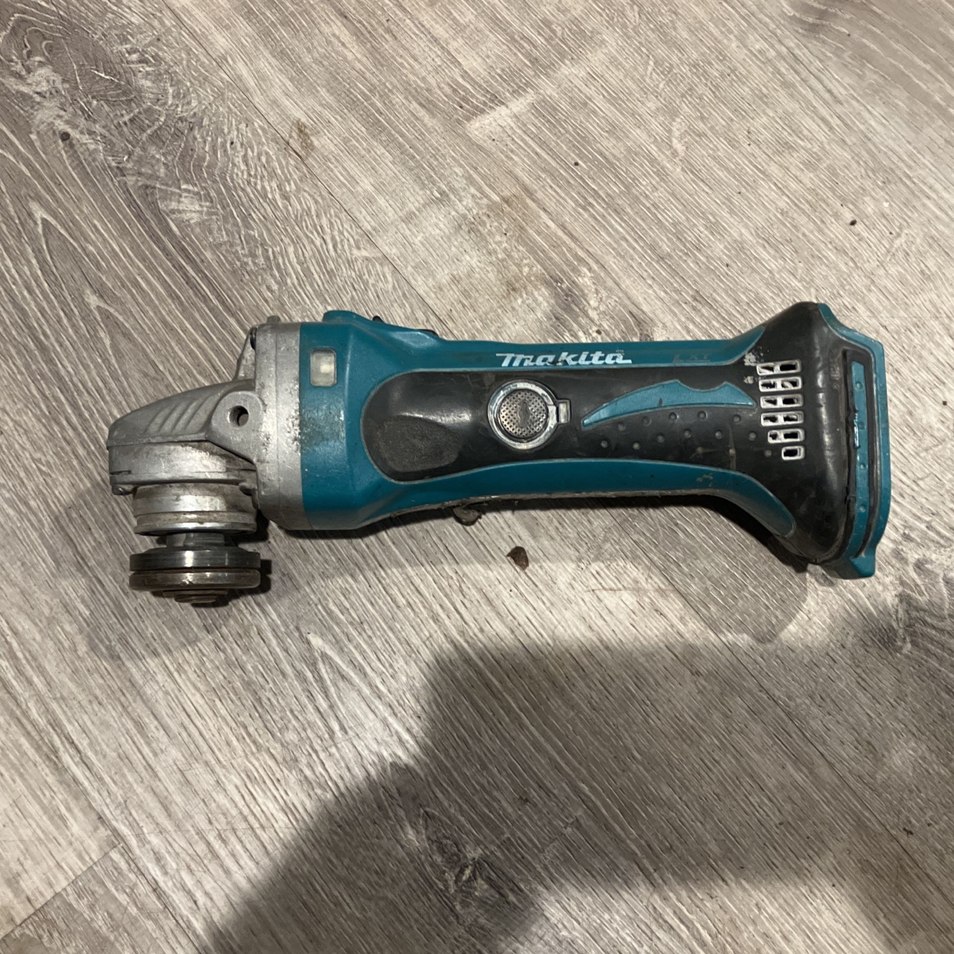Makita 18 V Cutter And Grinder Cut Off Tool