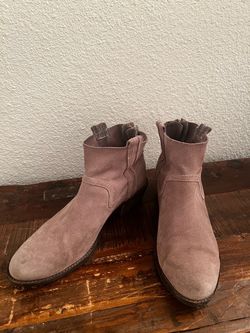 Gently worn Dolce vita genuine Leather Suede ankle boots size 9