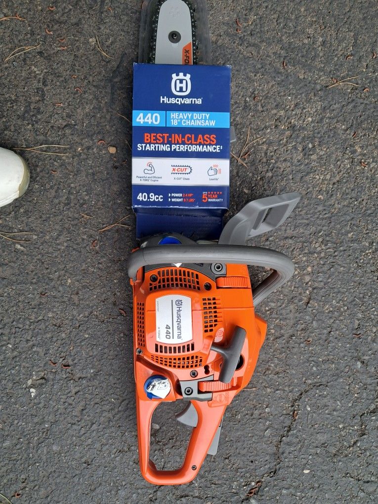 Husqvarna 440 40.9-cc 2-cycle 18-in Gas Chainsaw
