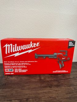 Milwaukee M12 Cordless Caulk and Adhesive Gun