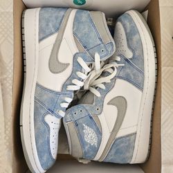 Jordan 1 Hyper Royal Size 12