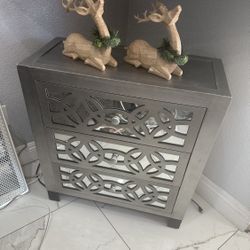 Great Mirror Table With 3 Drawers 