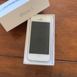 Apple iPhone 5 32GB White Unlocked New Parts