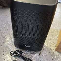New in box hysure Dehumidifier 2000ml, Electric Dehumidifiers with LED Indicator and Auto-off