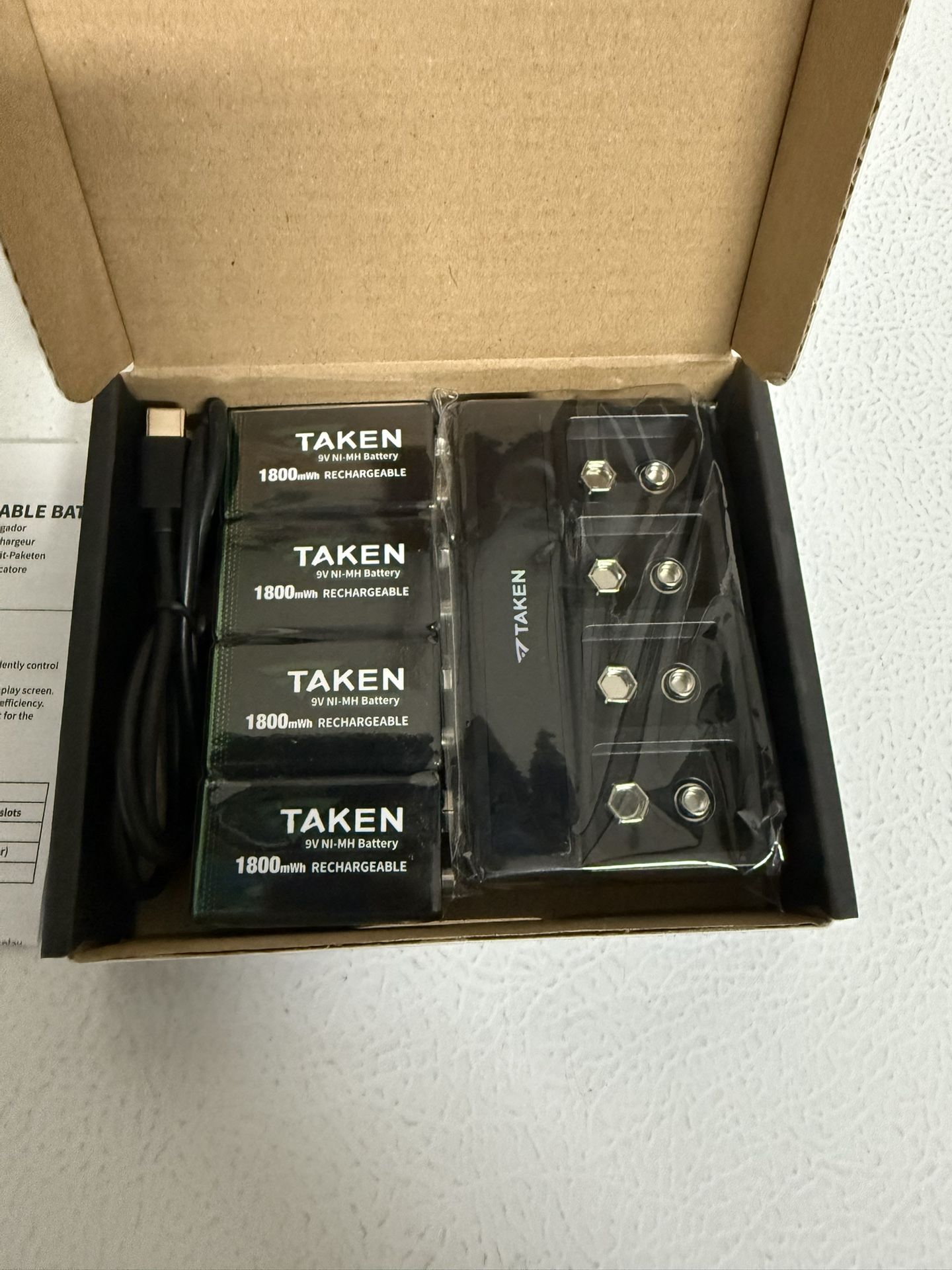 Rechargeable 9v Batteries with Charger