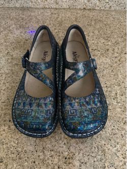 Brad New Algeria Nurse shoes Size 6.5 with a vibrant multicolor pattern. Ideal for special occasions.$60