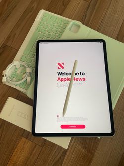 iPad Air 13” (M2 chip / 2024 / Largest Screen) 128GB with keyboard case, pen and Accessories