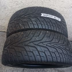 Tire's 305/45 R22 (118v)