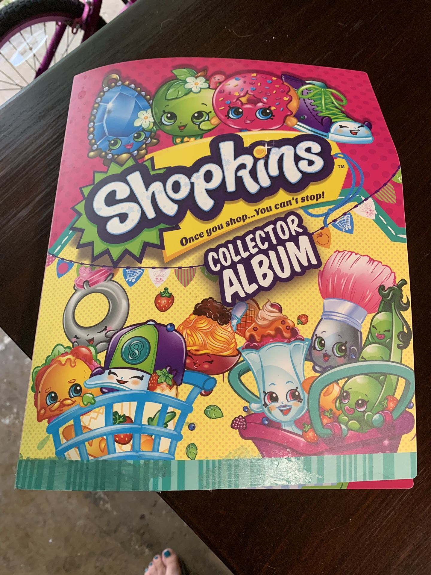 Shopkins collector album