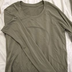 LULULEMON TECH SHIRT