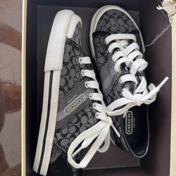 Coach woman shoes size 5