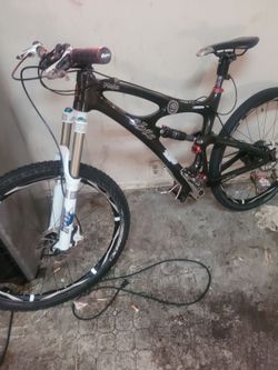 Ibis Carbon Mountai bike  dual suspension