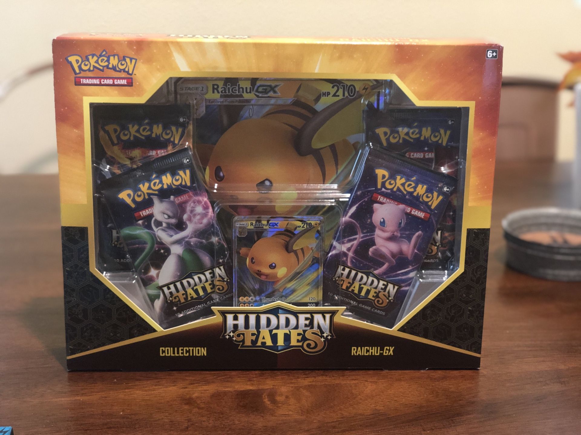 Pokemon Raichu Hidden Fates