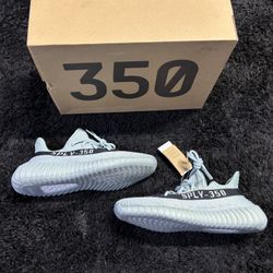 Yeezy 350 V2