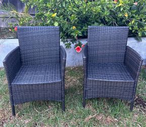 Patio furniture, great condition, outdoor weather resistant, plastic rattan, priced to sell, see my profile for other outdoor furniture