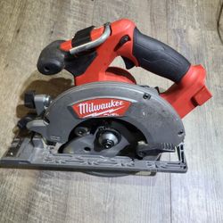 Milwaukee Circular Saw 61/2 Fuel