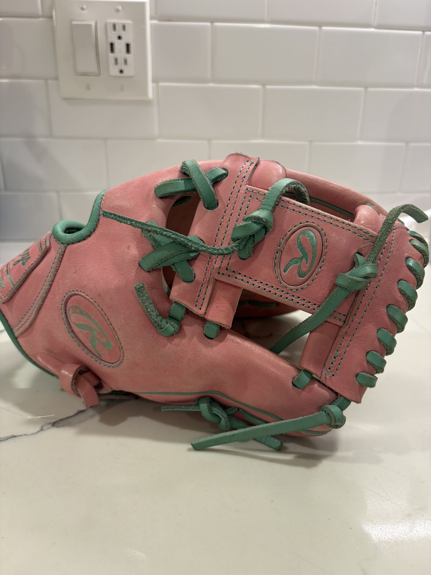 Rawlings Heart of the Hide baseball glove