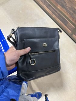 Black Crossbody Bag – Urban Street Style Look
