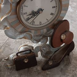 CLASSIC COUTURE The FIRST LADY Keepsake CLOCK