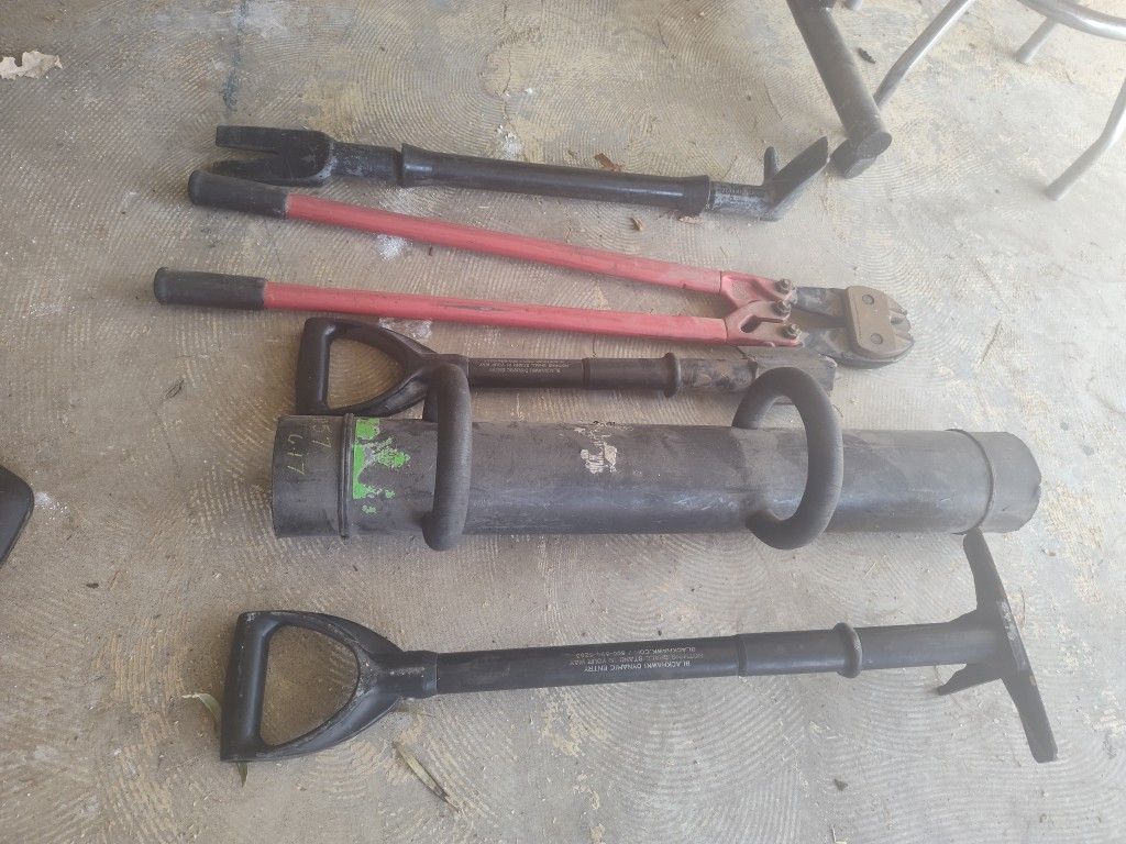 Blackhawk Dynamic Entry Tools Police Bailbonds for Sale in Phoenix, AZ -  OfferUp