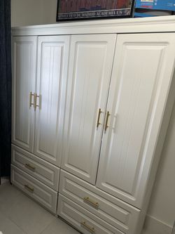 Wardrobe closet