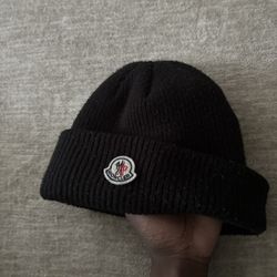  MONCLER WOOL LOGO PATCH BEANIE HAT 'BLACK'
