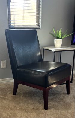 Armless Lounge Chair