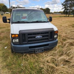 2008 Ford E-250 Extended Cargo Van 