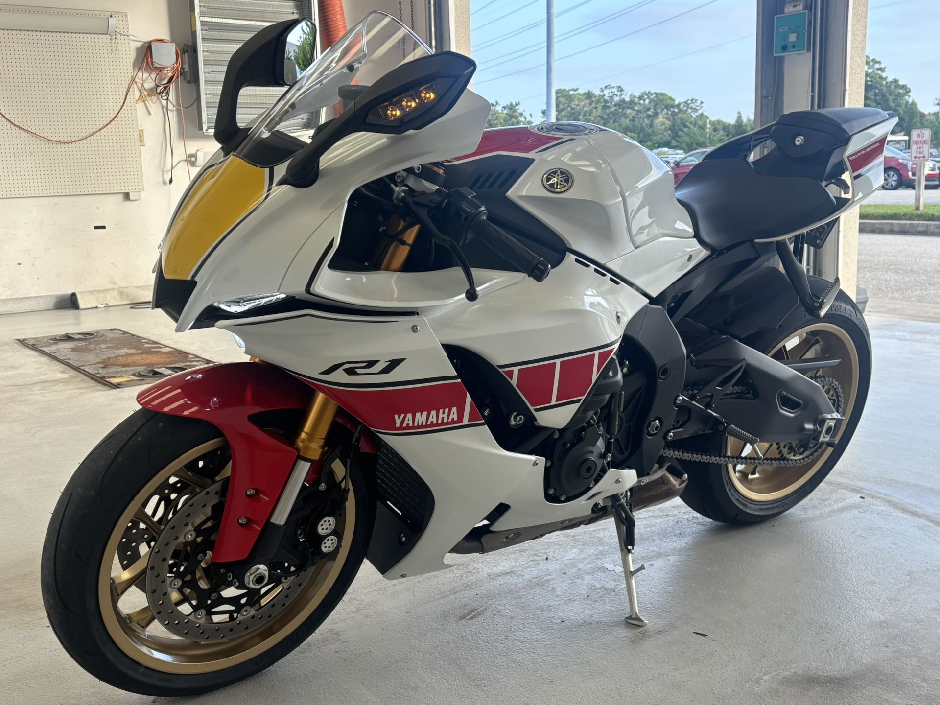 2022 Yamaha YZF-R1
