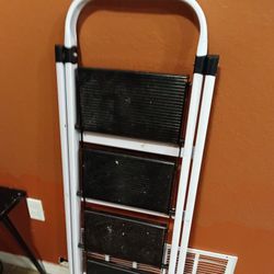 Step Ladder For Weekend Pick Up In Greater Fort Lauderdale 954-Off Commercial Boulevard