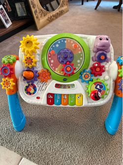 V-tech learn and discover activity set